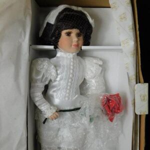 🆕Vntg
Heritage Signature Collection Porcelain Rose